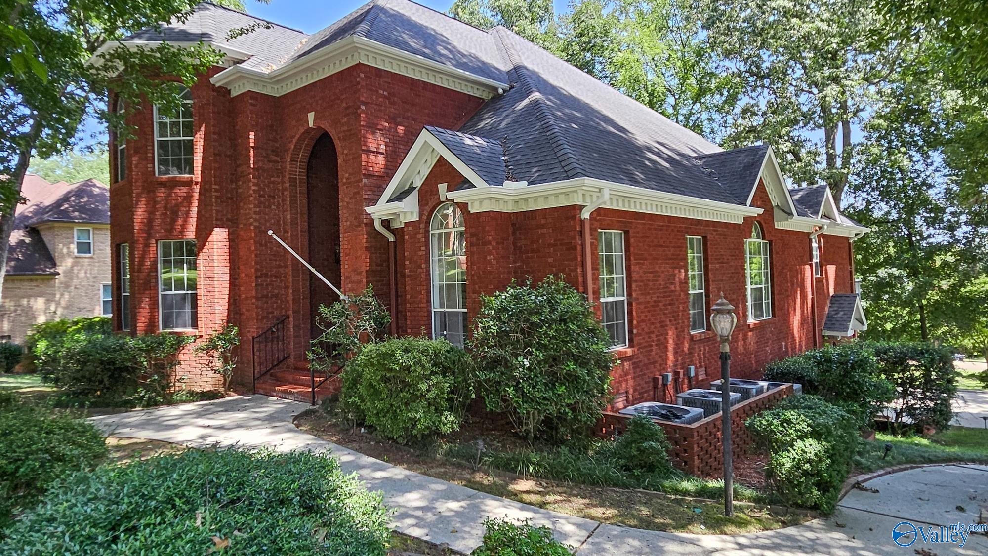 155 Heritage Lane