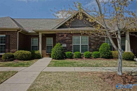 Townhouse For Rent - 551 West Mossyleaf Drive<br/> Huntsville, AL 35824