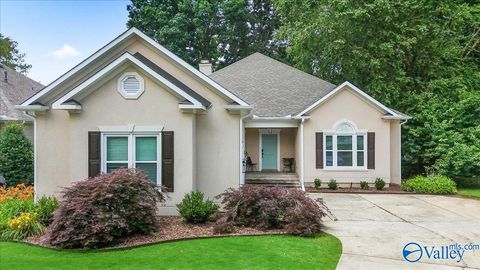 Photo of 168 Ridgewood Circle, Cherokee Ridge, AL 35175 (MLS # 21919213)