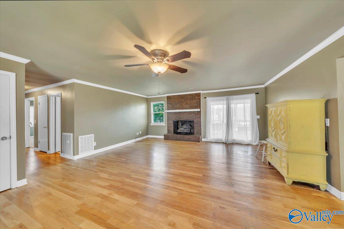 Scottsboro, Alabama 35769, United States, 3 Bedrooms Bedrooms, ,2 BathroomsBathrooms,Residential,Active,37171