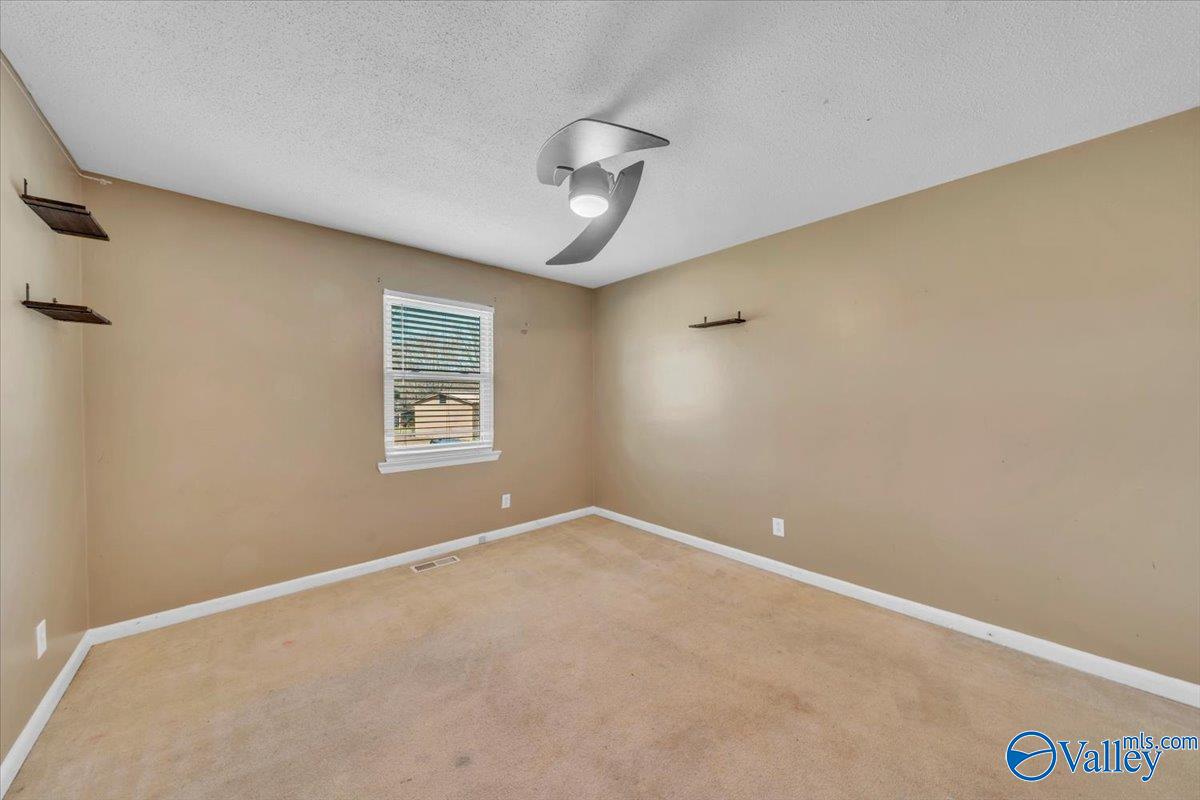 Scottsboro, Alabama 35769, United States, 3 Bedrooms Bedrooms, ,2 BathroomsBathrooms,Residential,Active,37171