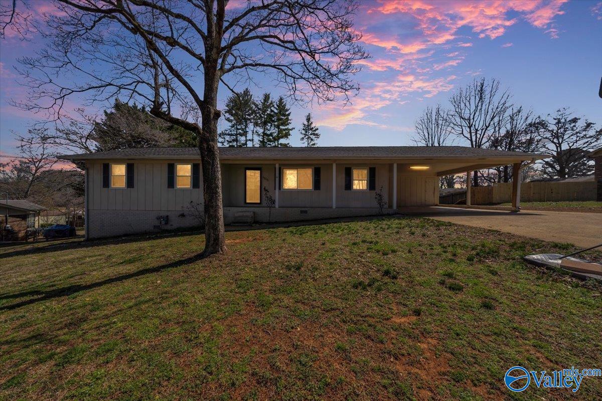 Scottsboro, Alabama 35769, United States, 3 Bedrooms Bedrooms, ,2 BathroomsBathrooms,Residential,Active,37171