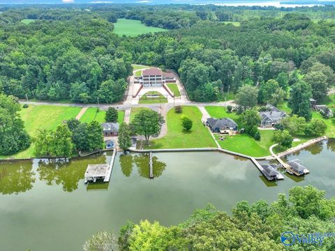 Homes For Sale - 1021 County Road 578<br/> Lauderdale County, Rogersville, AL 35652