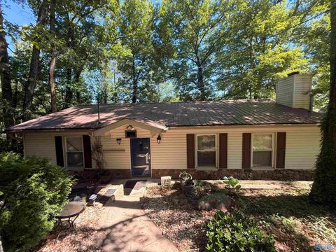 Homes For Sale - 4512 Hideaway Drive<br/> Marshall County, Guntersville, AL 35976