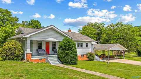 Photo of 311 8th Street NW, Fort Payne, AL 35967 (MLS # 21919157)
