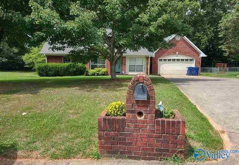 Homes For Rent - 116 Dawn Drive<br/> Madison, AL 35758
