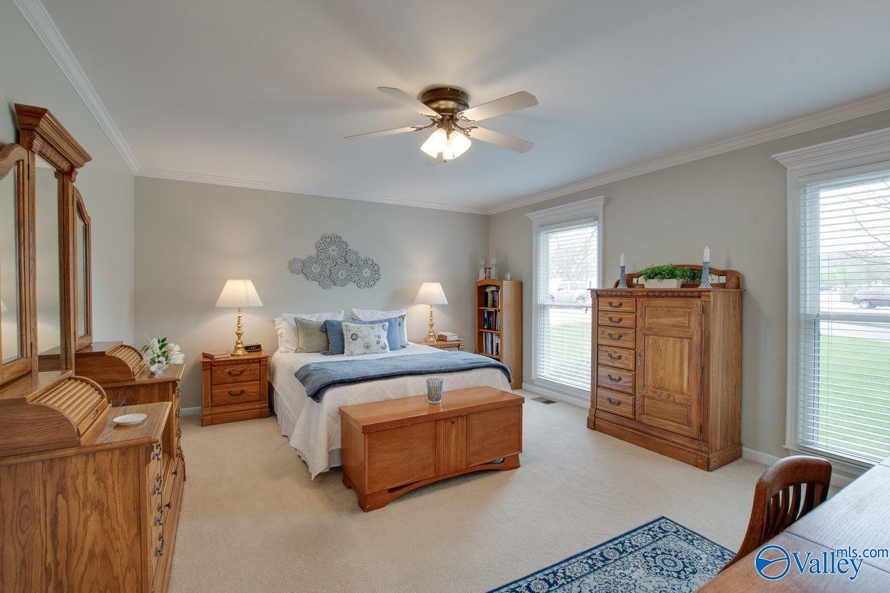 237 Pin Oak Drive, Madison, Alabama image 11