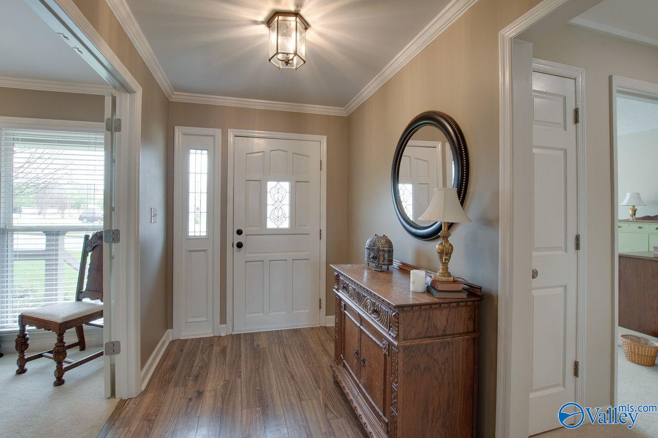 237 Pin Oak Drive, Madison, Alabama image 4