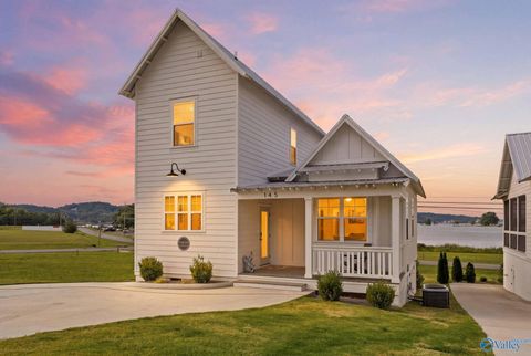 Photo of 145 Plantation Way, Guntersville, AL 35976 (MLS # 21919329)