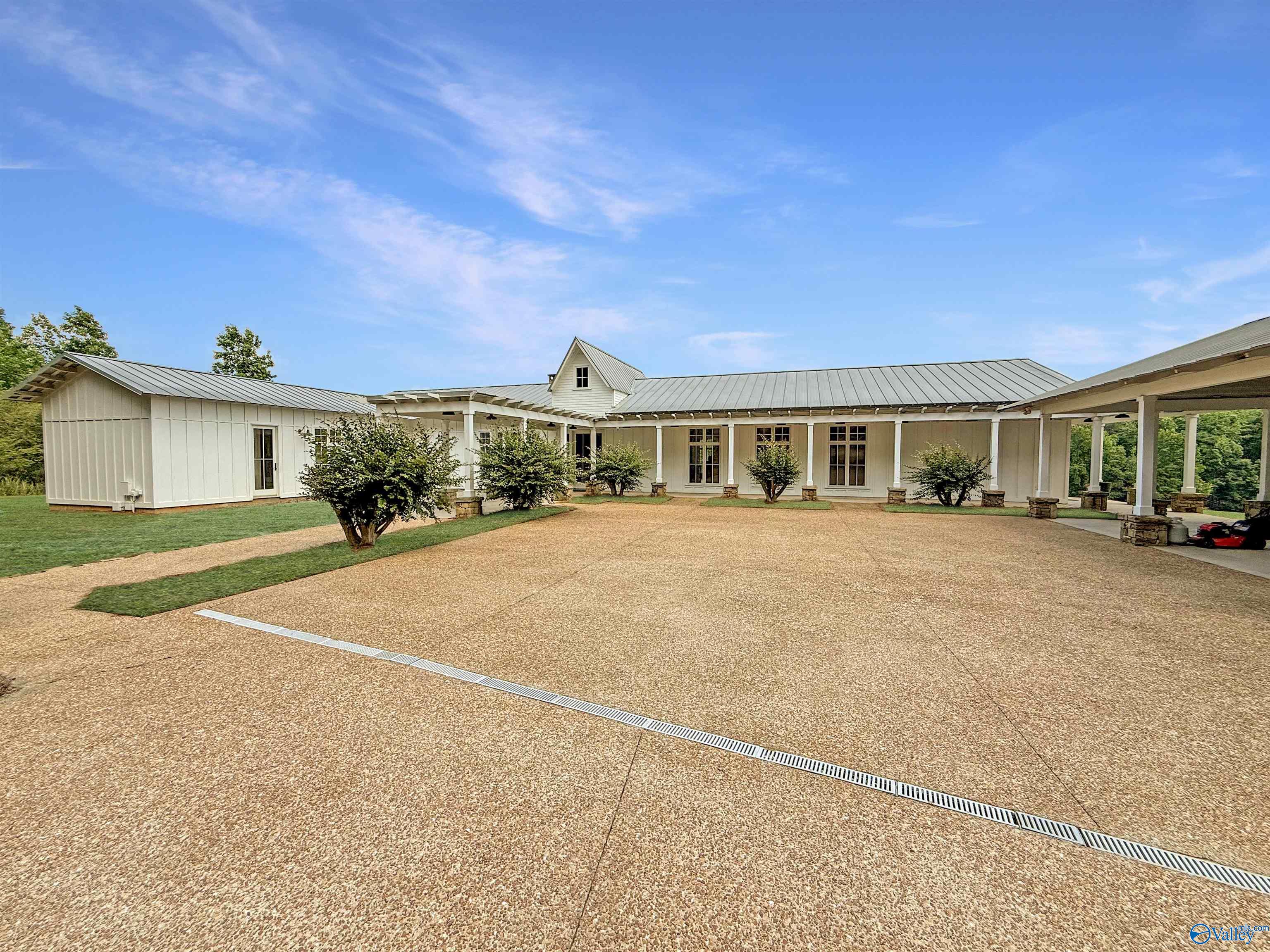 1025 County Road 1209