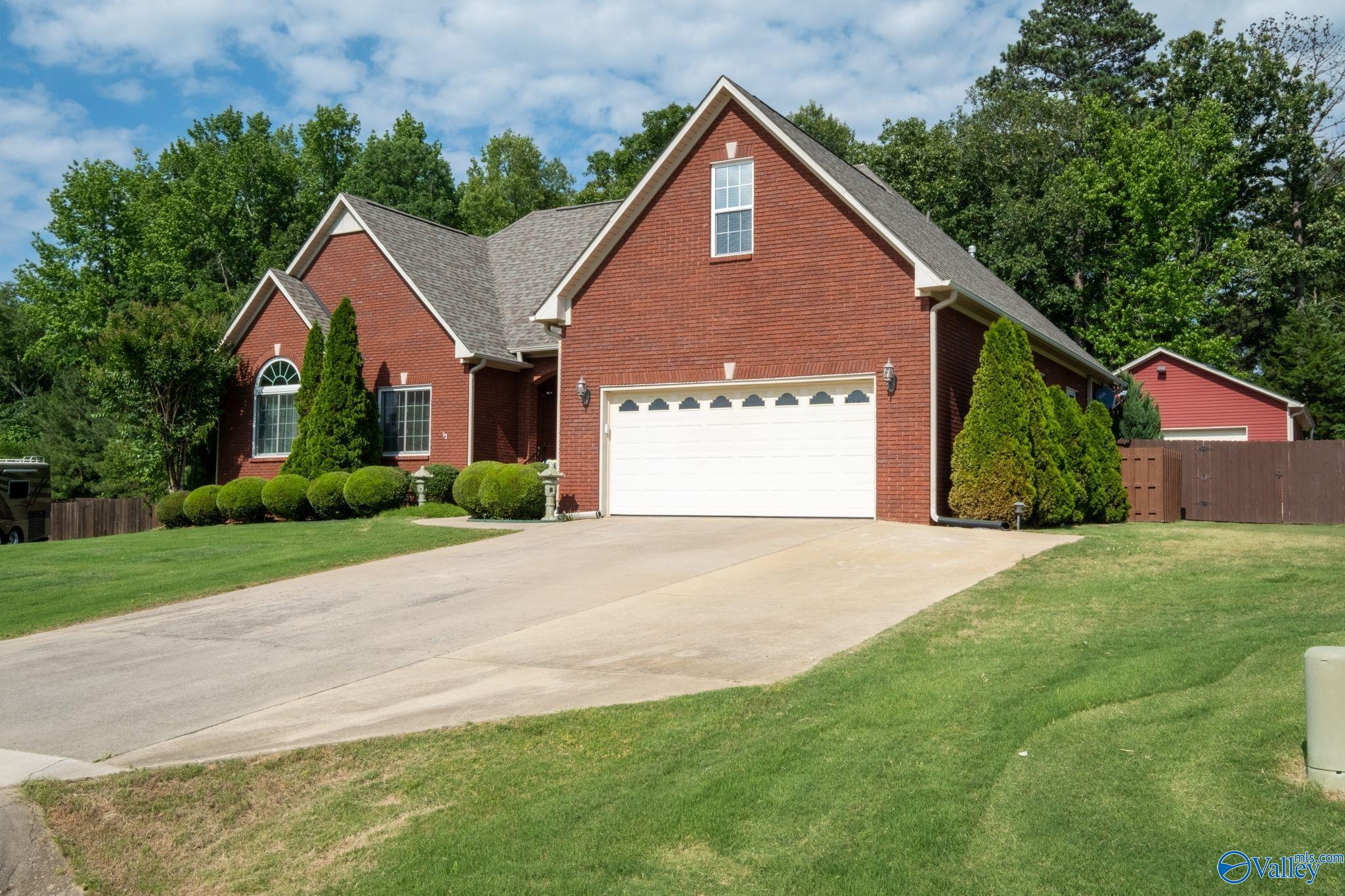 169 Kaylee Loop Road, Hartselle, Alabama image 2