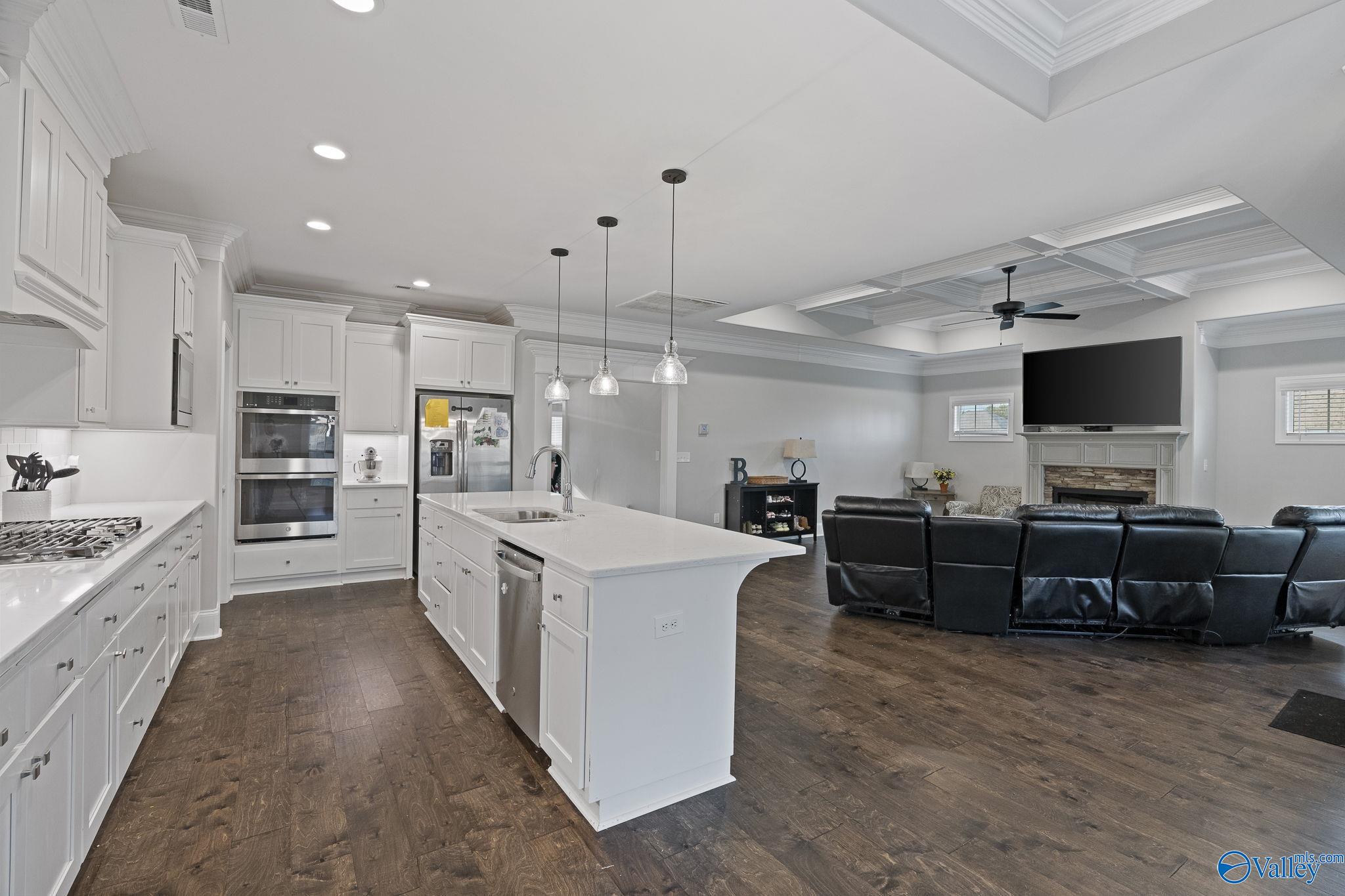 Owens Cross Roads, Alabama 35763, United States, 4 Bedrooms Bedrooms, ,3 BathroomsBathrooms,Residential,Active,207659