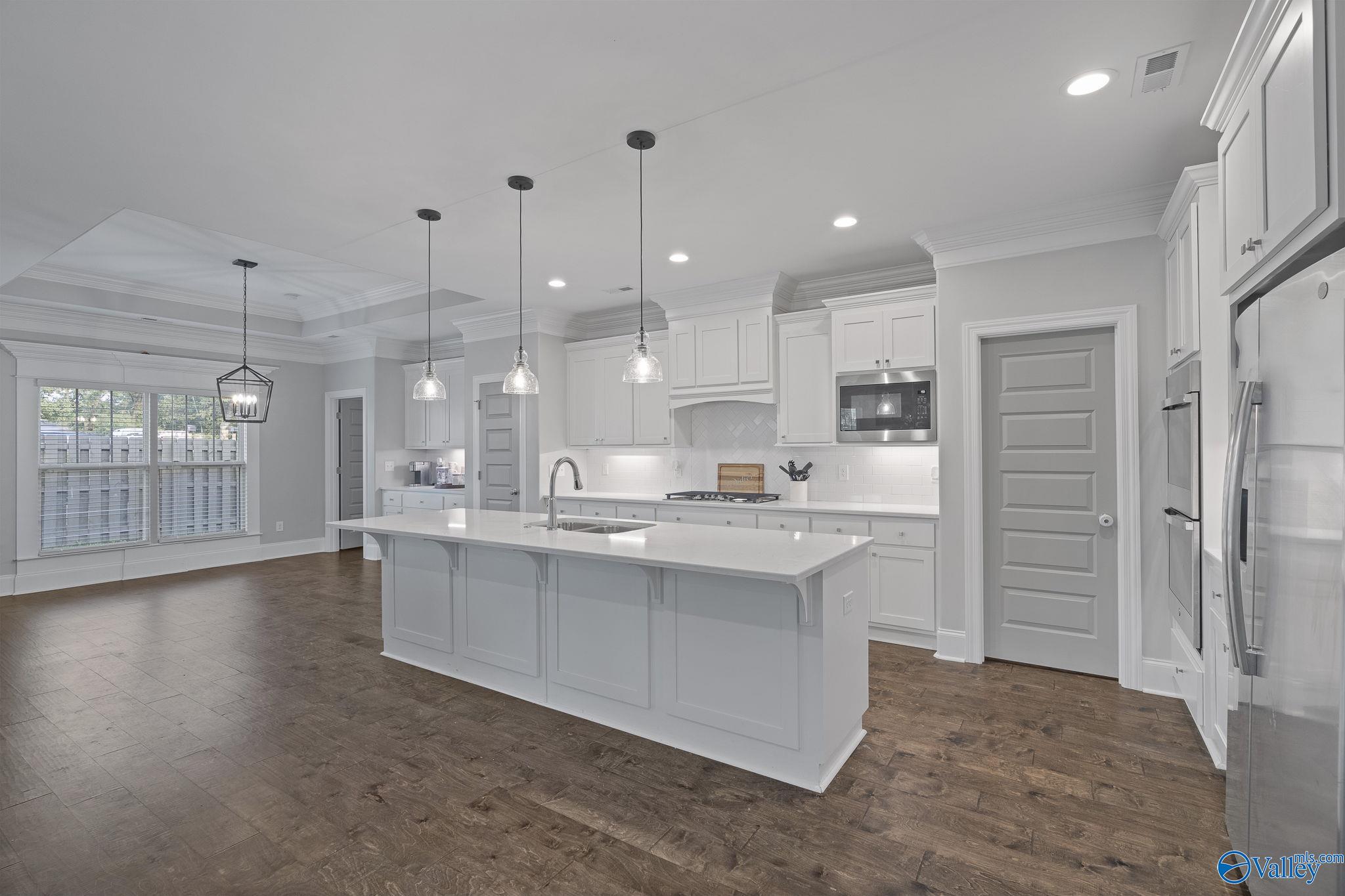 Owens Cross Roads, Alabama 35763, United States, 4 Bedrooms Bedrooms, ,3 BathroomsBathrooms,Residential,Active,207659