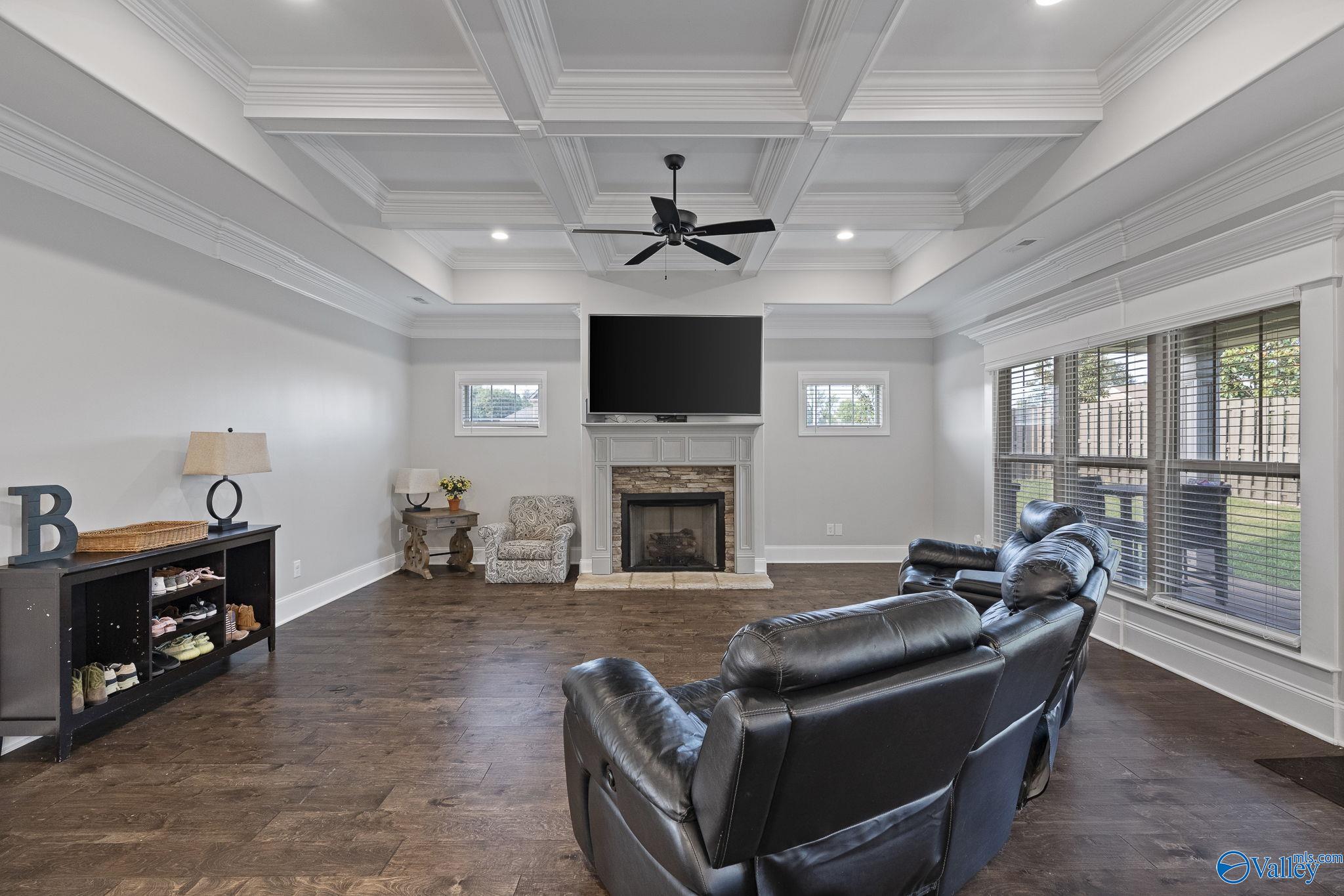 Owens Cross Roads, Alabama 35763, United States, 4 Bedrooms Bedrooms, ,3 BathroomsBathrooms,Residential,Active,207659