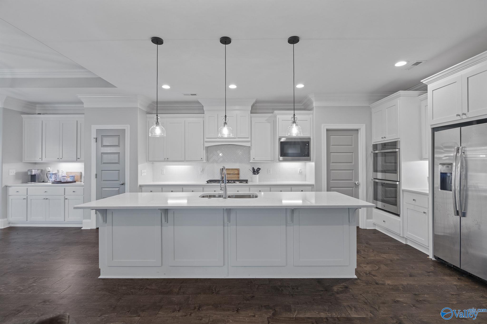 Owens Cross Roads, Alabama 35763, United States, 4 Bedrooms Bedrooms, ,3 BathroomsBathrooms,Residential,Active,207659