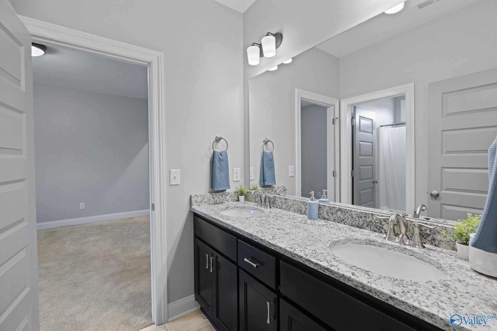 Owens Cross Roads, Alabama 35763, United States, 4 Bedrooms Bedrooms, ,3 BathroomsBathrooms,Residential,Active,207659