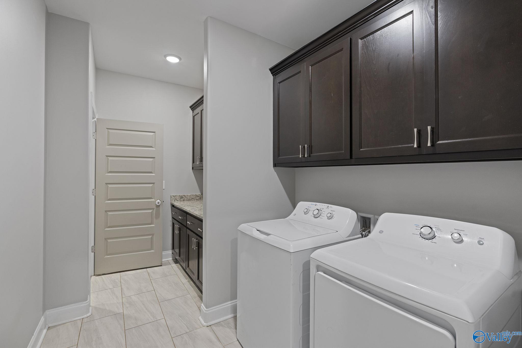 Owens Cross Roads, Alabama 35763, United States, 4 Bedrooms Bedrooms, ,3 BathroomsBathrooms,Residential,Active,207659