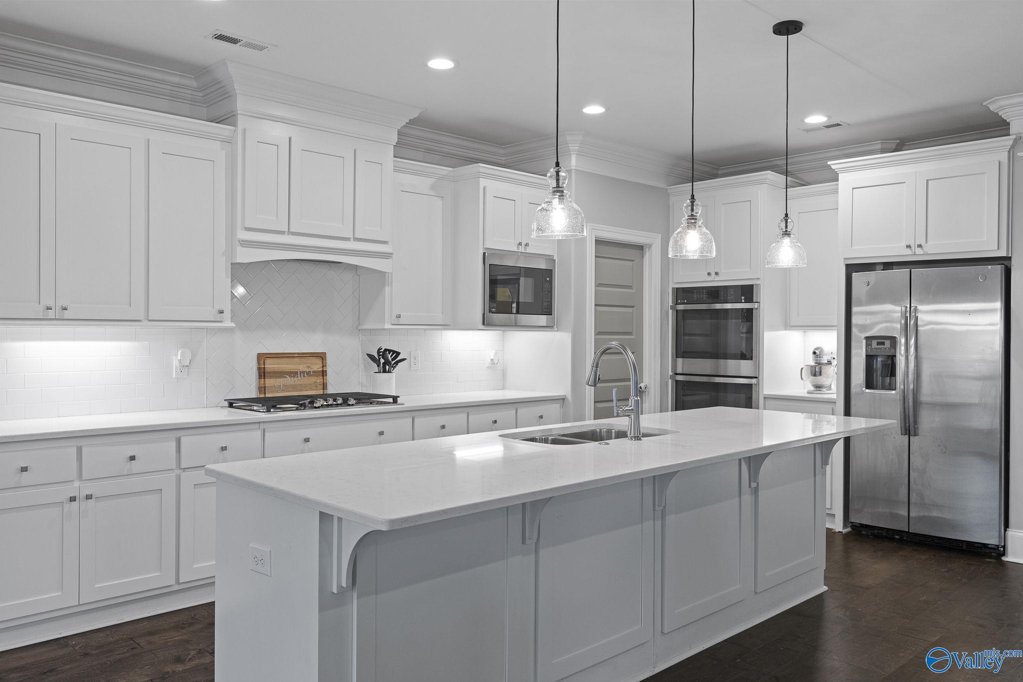 Owens Cross Roads, Alabama 35763, United States, 4 Bedrooms Bedrooms, ,3 BathroomsBathrooms,Residential,Active,207659