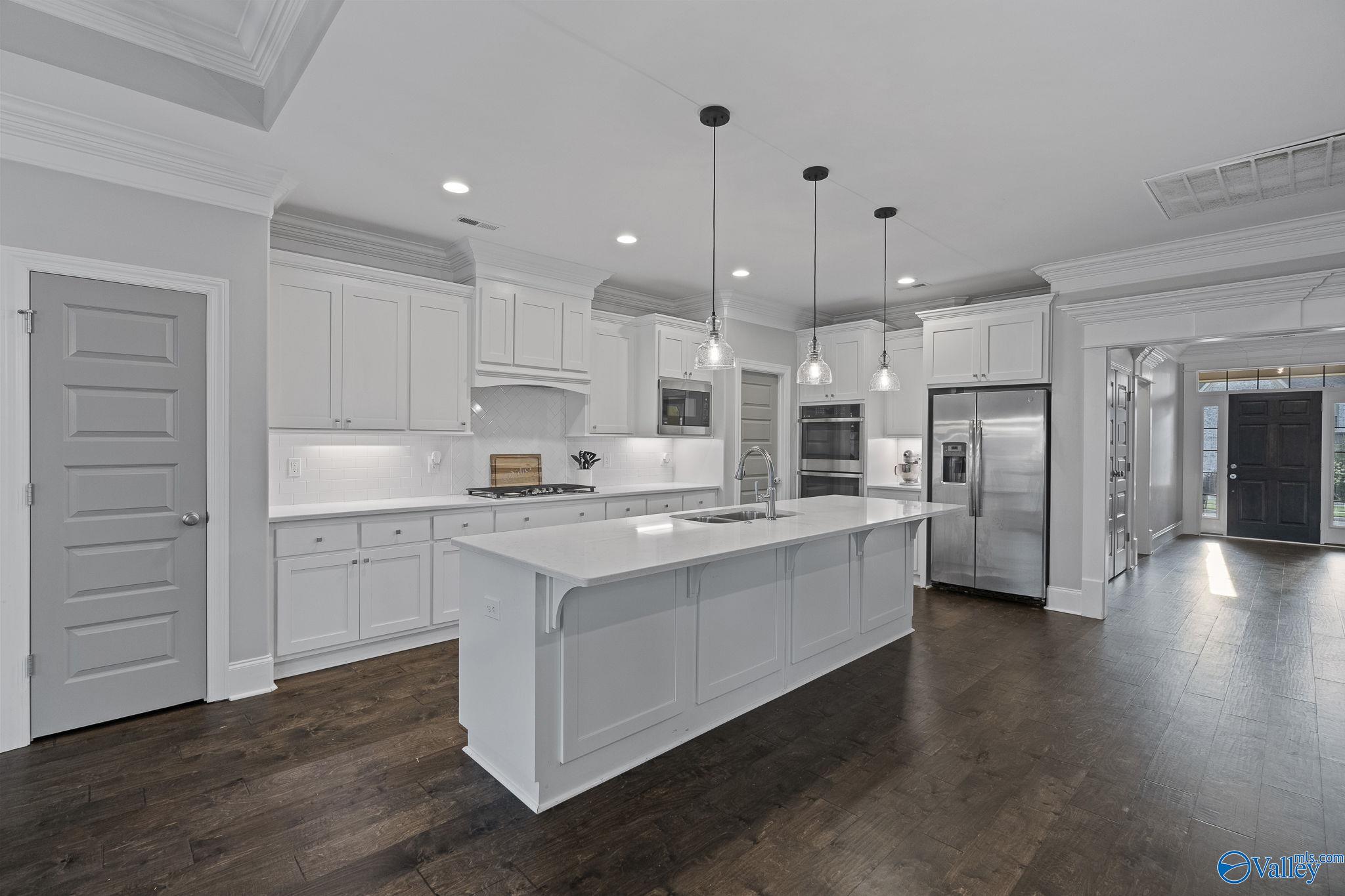 Owens Cross Roads, Alabama 35763, United States, 4 Bedrooms Bedrooms, ,3 BathroomsBathrooms,Residential,Active,207659