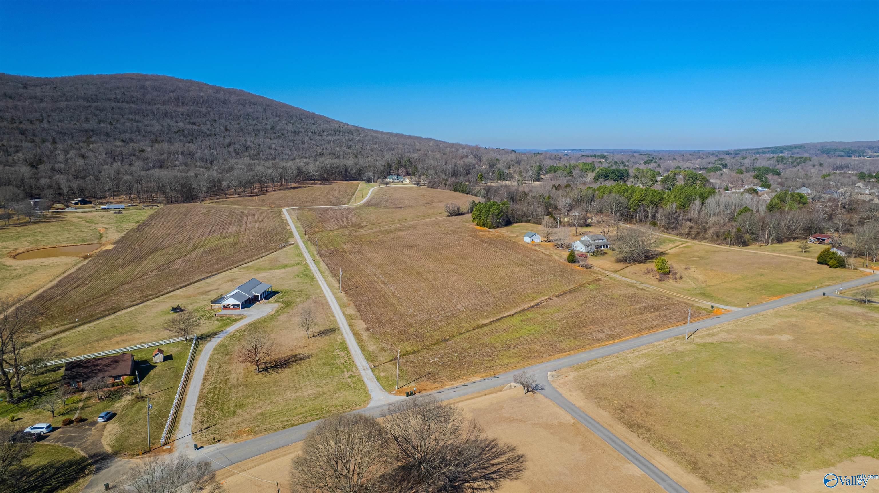 1332 Salty Bottom Road, Gurley, Alabama image 2