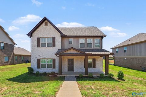 Homes For Sale - 114 Sartain Street<br/> New Market, AL 35761