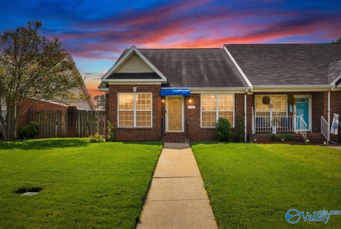 Townhouse For Sale - 1408 Bridgewater Place<br/> Athens, AL 35611
