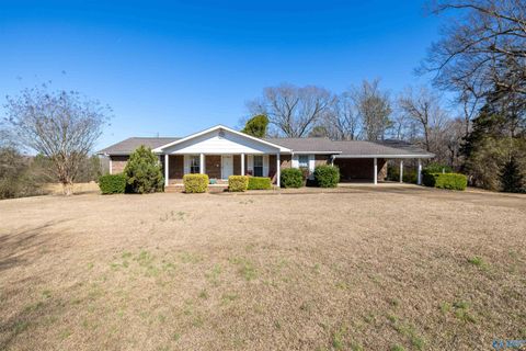 Photo of 900 County Highway 35, Hamilton, AL 35570 (MLS # 21911517)