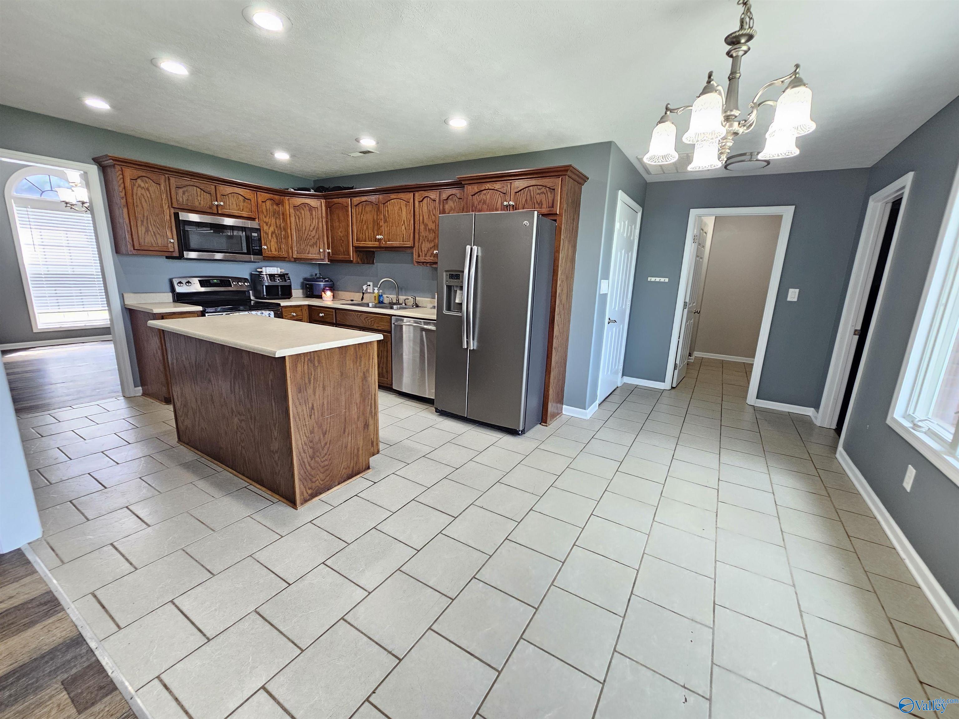 17149 Stone Valley Drive, Athens, Alabama image 9