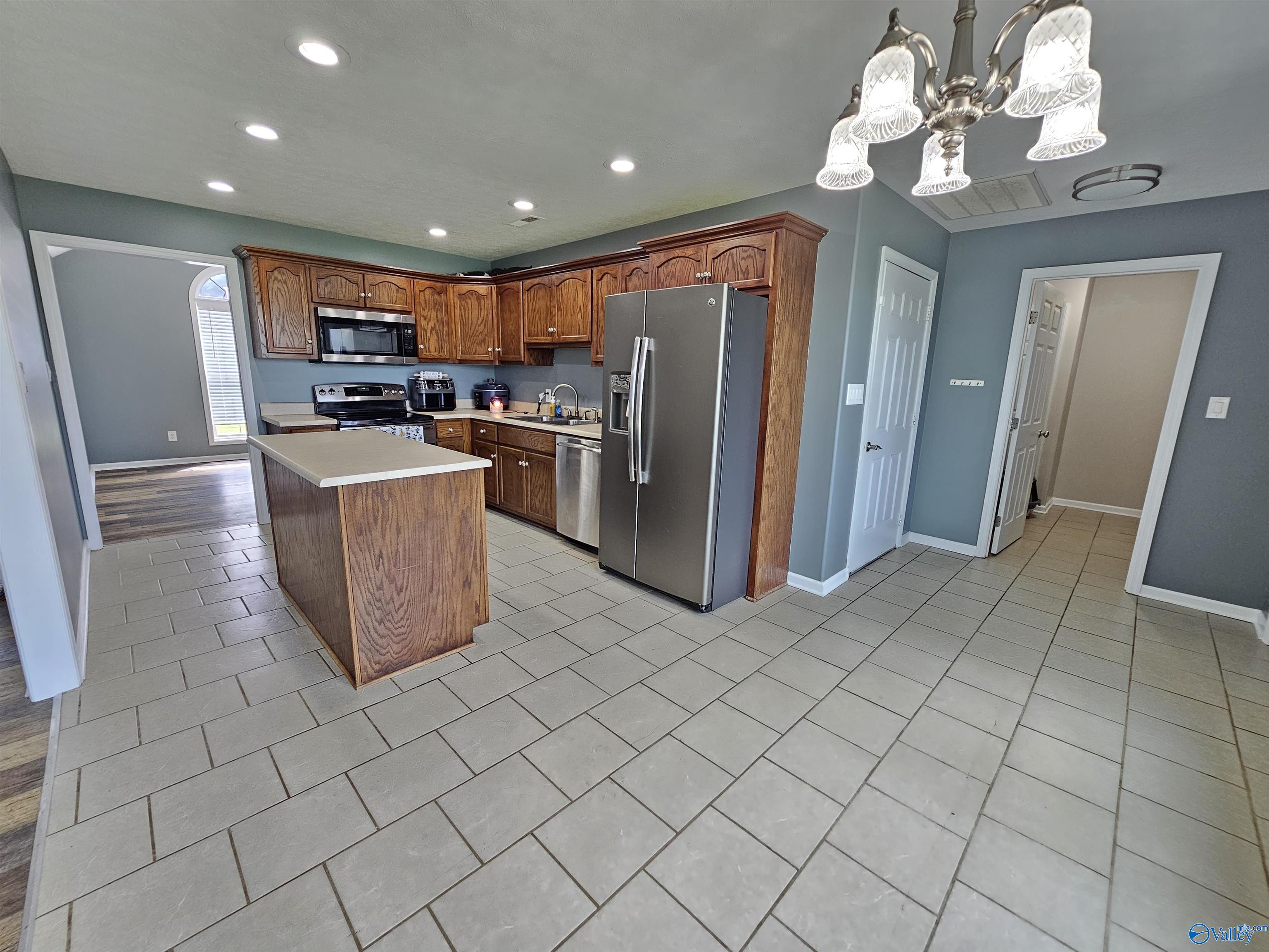 17149 Stone Valley Drive, Athens, Alabama image 8