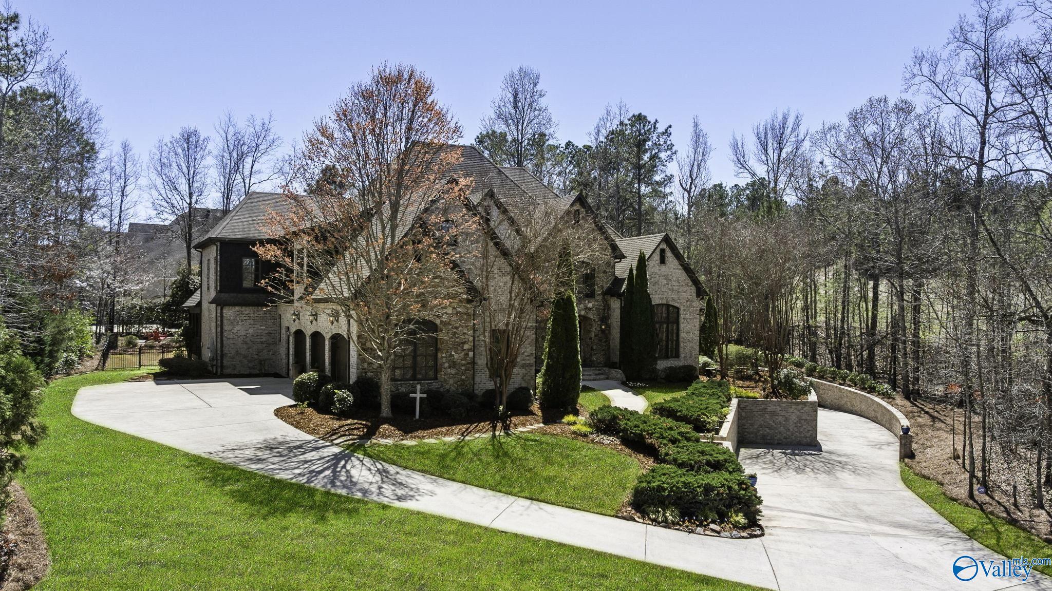 2480 Glasscott Point, Hoover, Alabama image 2