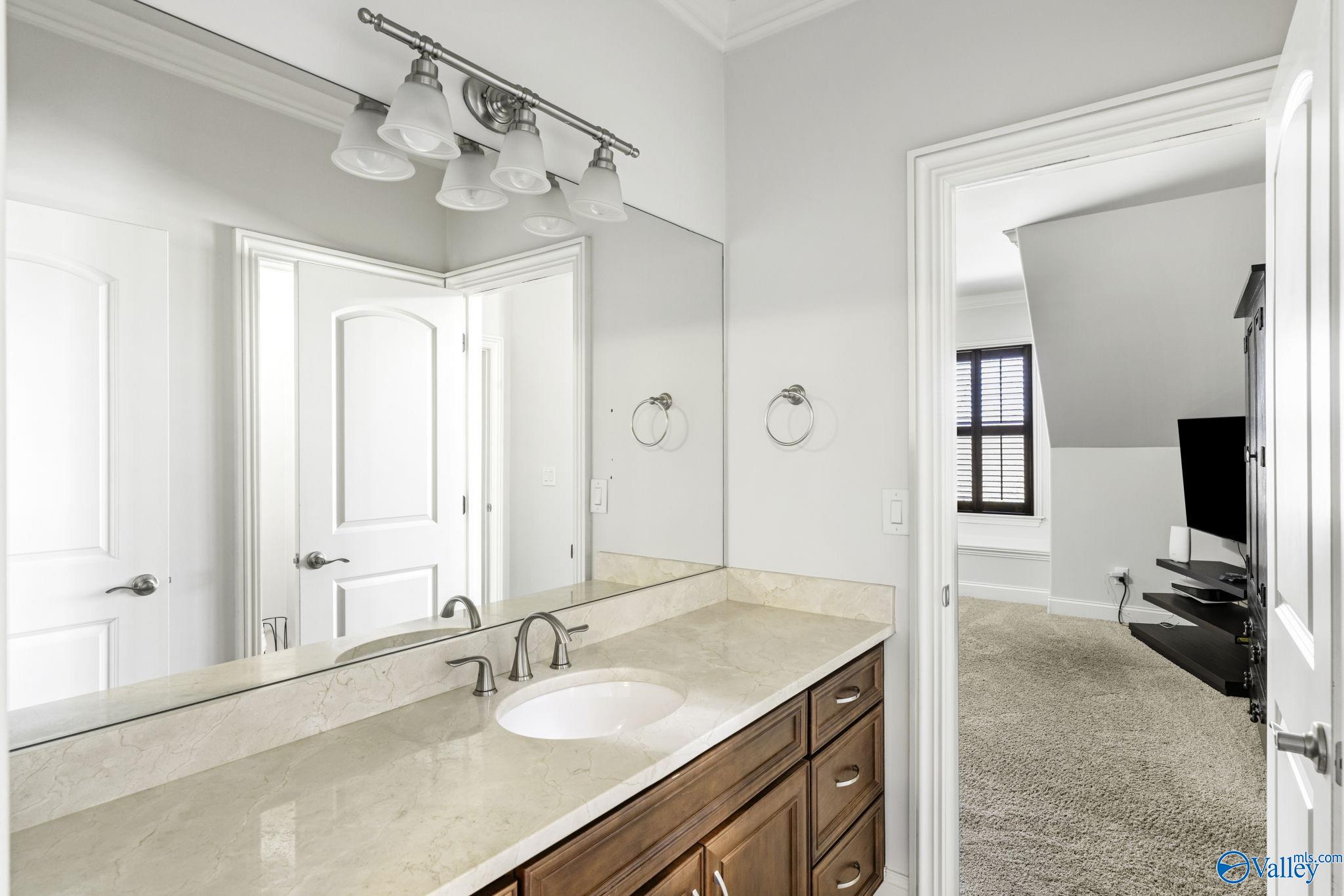 2480 Glasscott Point, Hoover, Alabama image 33