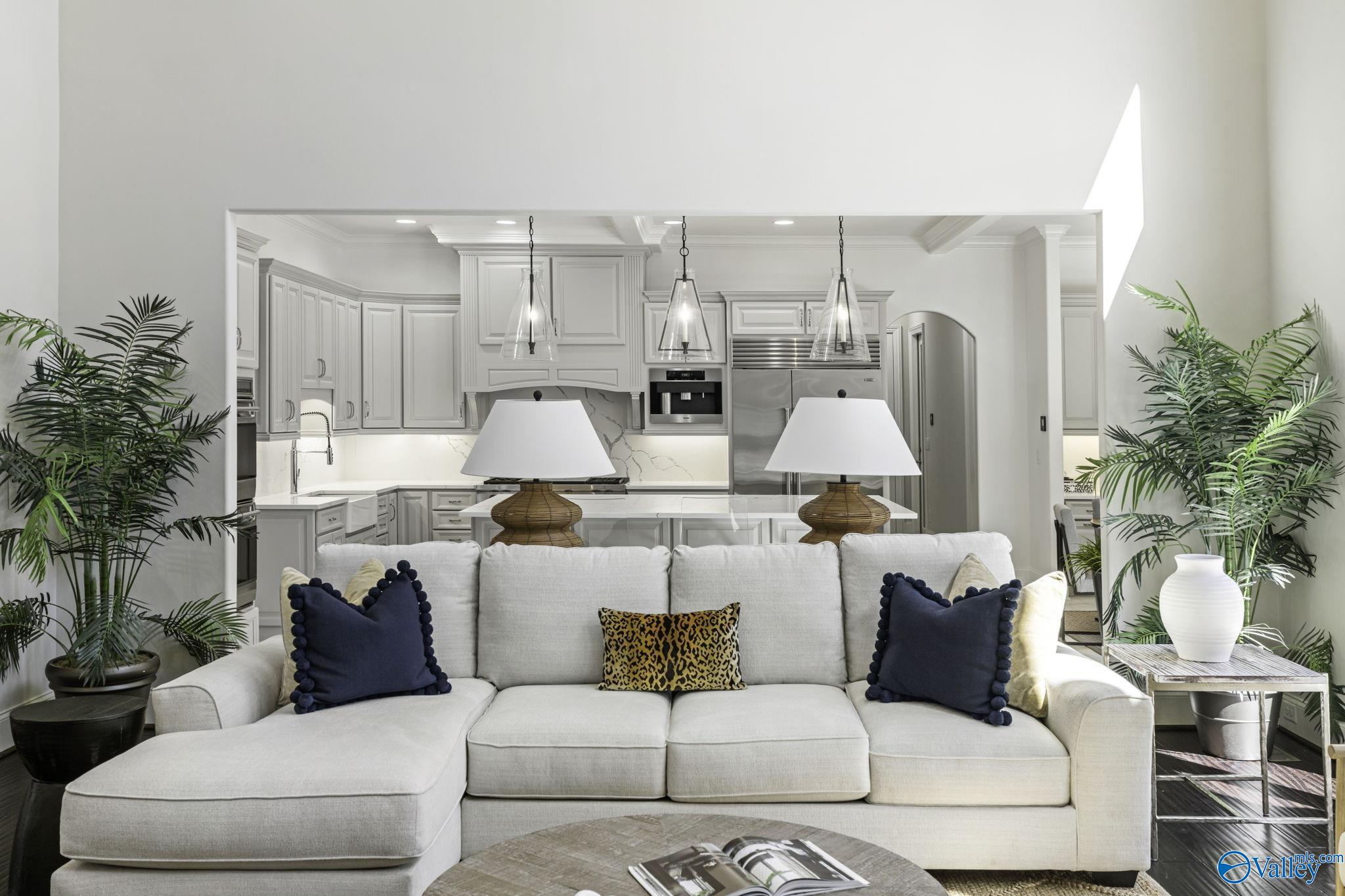 2480 Glasscott Point, Hoover, Alabama image 12