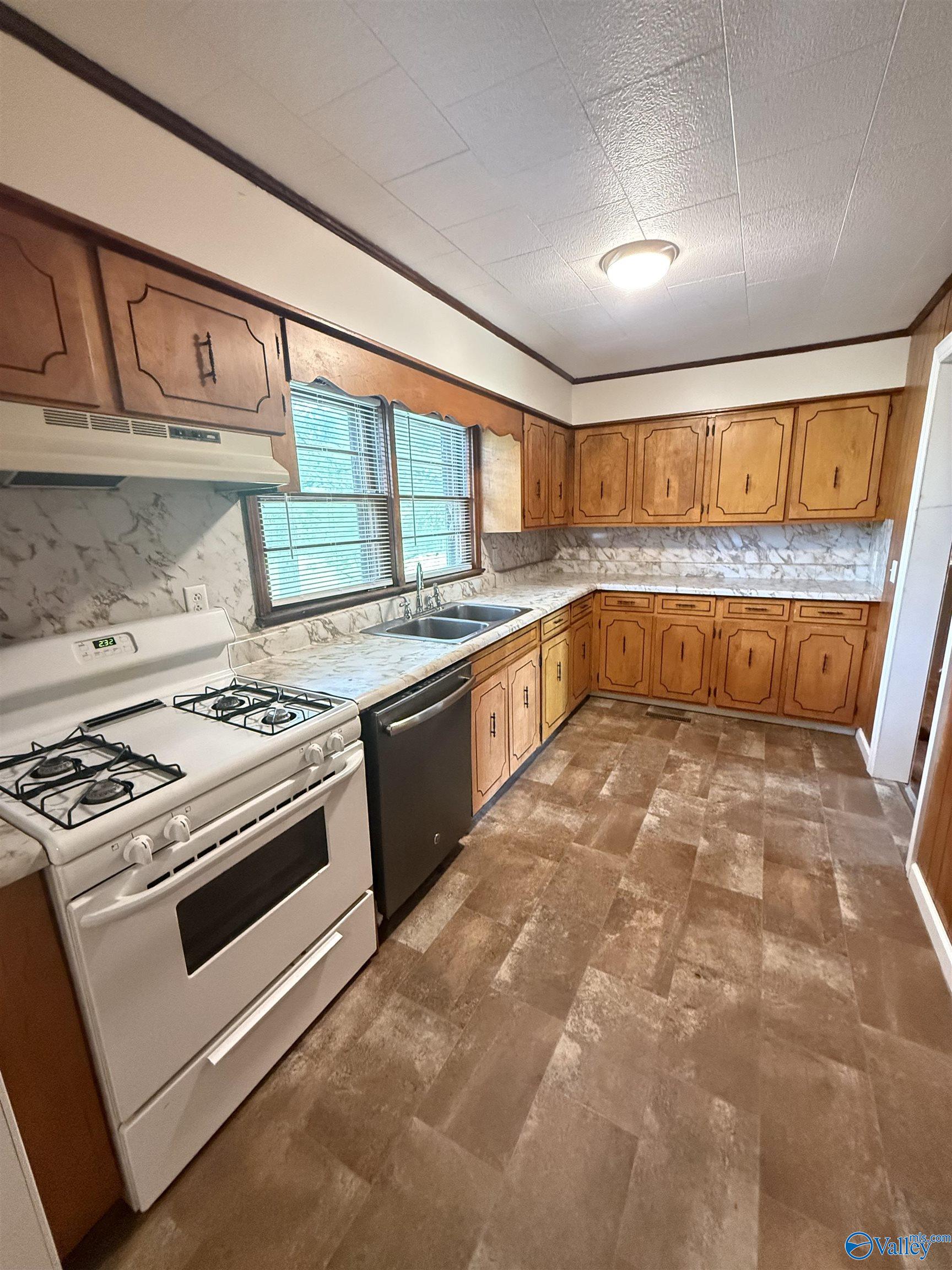 6595 Sardis Road, Boaz, Alabama image 3