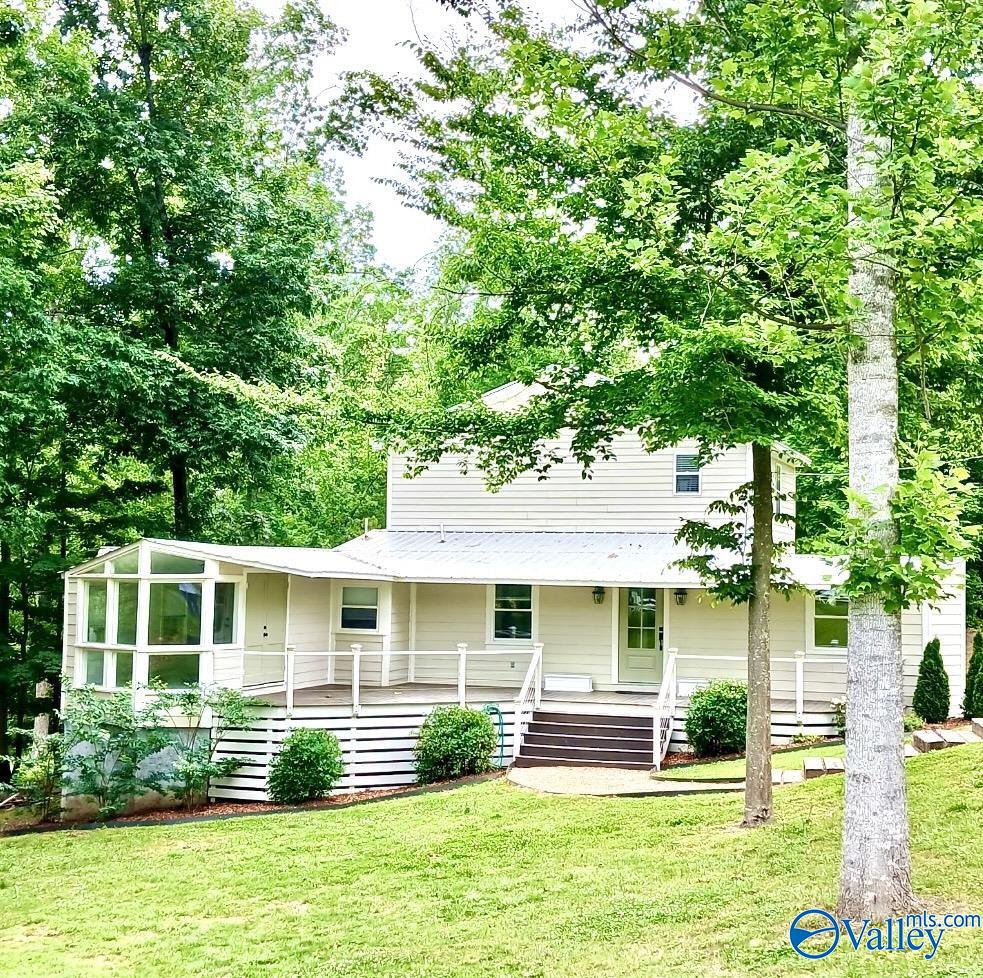 3635 Buck Island Drive, Guntersville, Alabama image 1