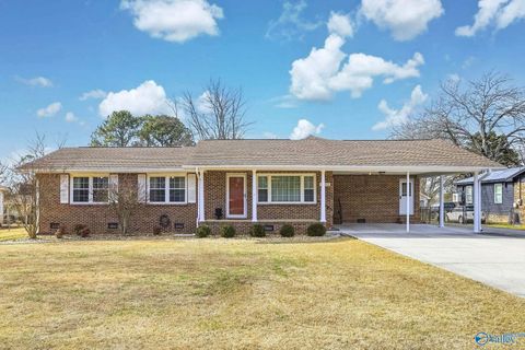 Homes For Sale - 1103 9th Street<br/> Arab, AL 35016