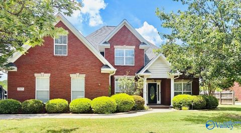Photo of 1905 Weatherly Circle, Decatur, AL 35603 (MLS # 21919311)