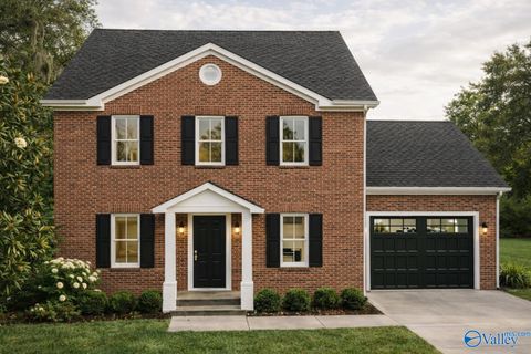 Homes For Sale - 204 Tumbleweed Drive<br/> Guntersville, AL 35976