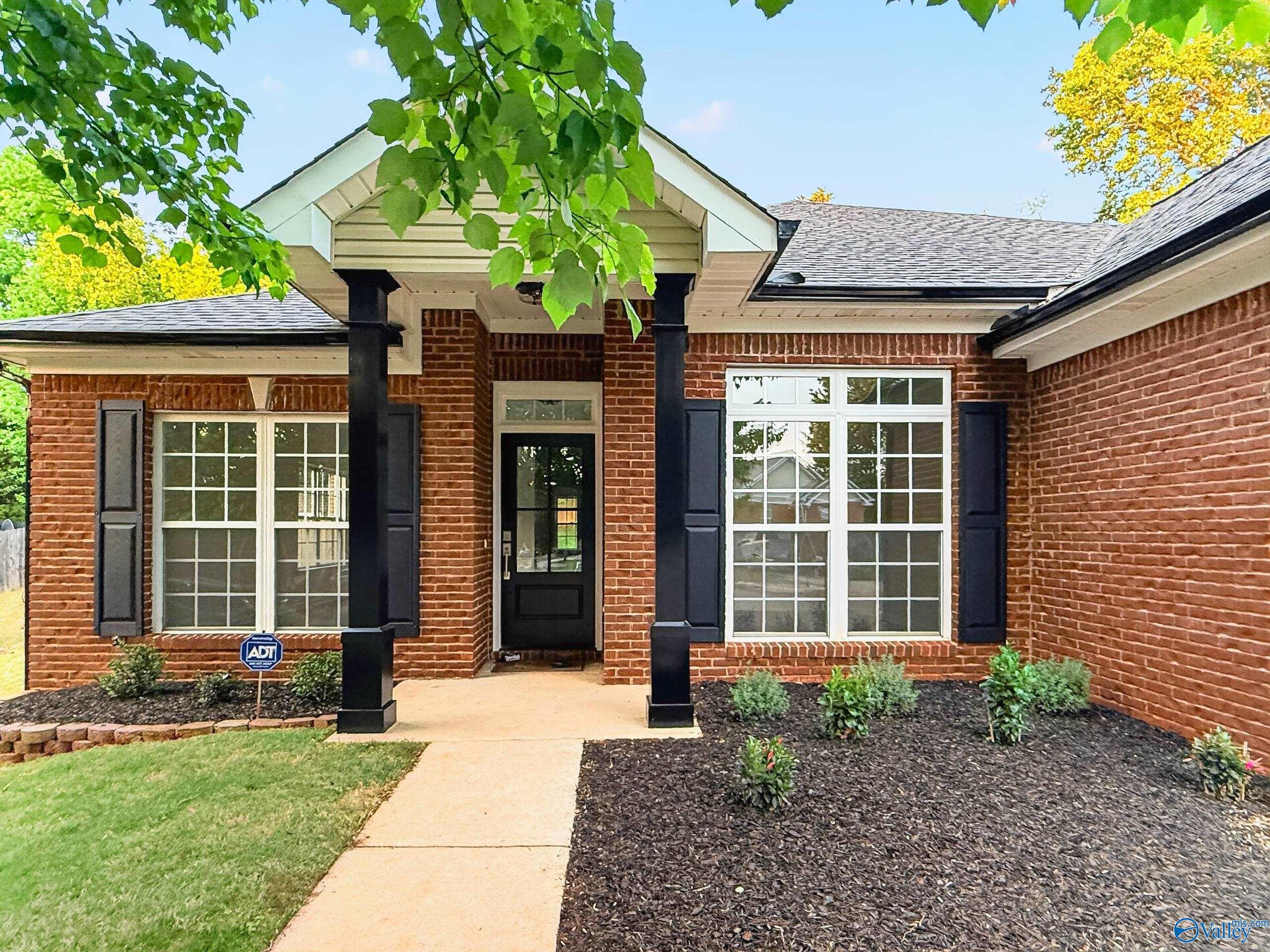 206 Bridgeway Circle