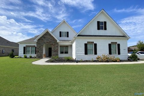 Photo of 3020 Ginn Point Road SE, Owens Cross Roads, AL 35763 (MLS # 21912533)