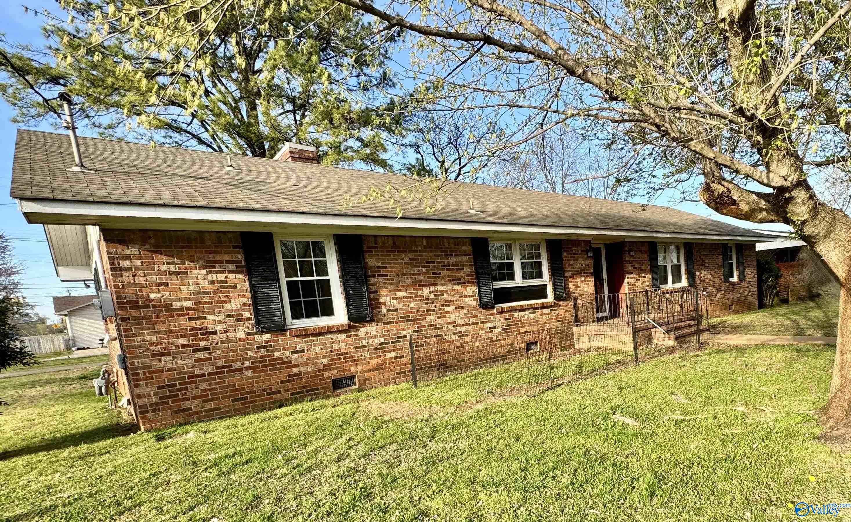 1101 Winston Drive, Athens, Alabama image 1