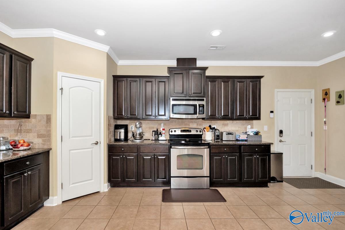 205 Maplebrook Drive, Madison, Alabama image 18