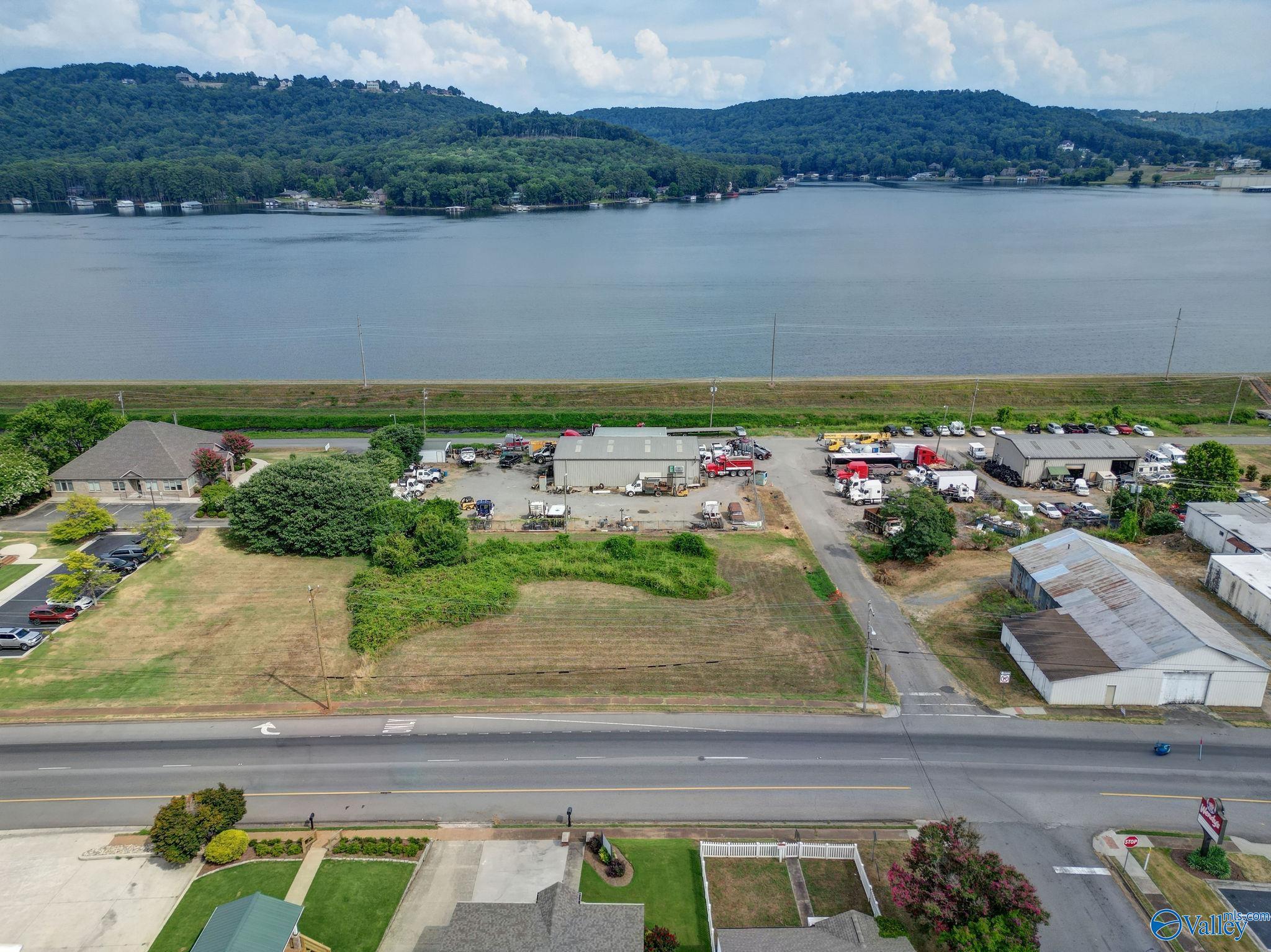 .48 ACRES Blount Avenue, Guntersville, Alabama image 1