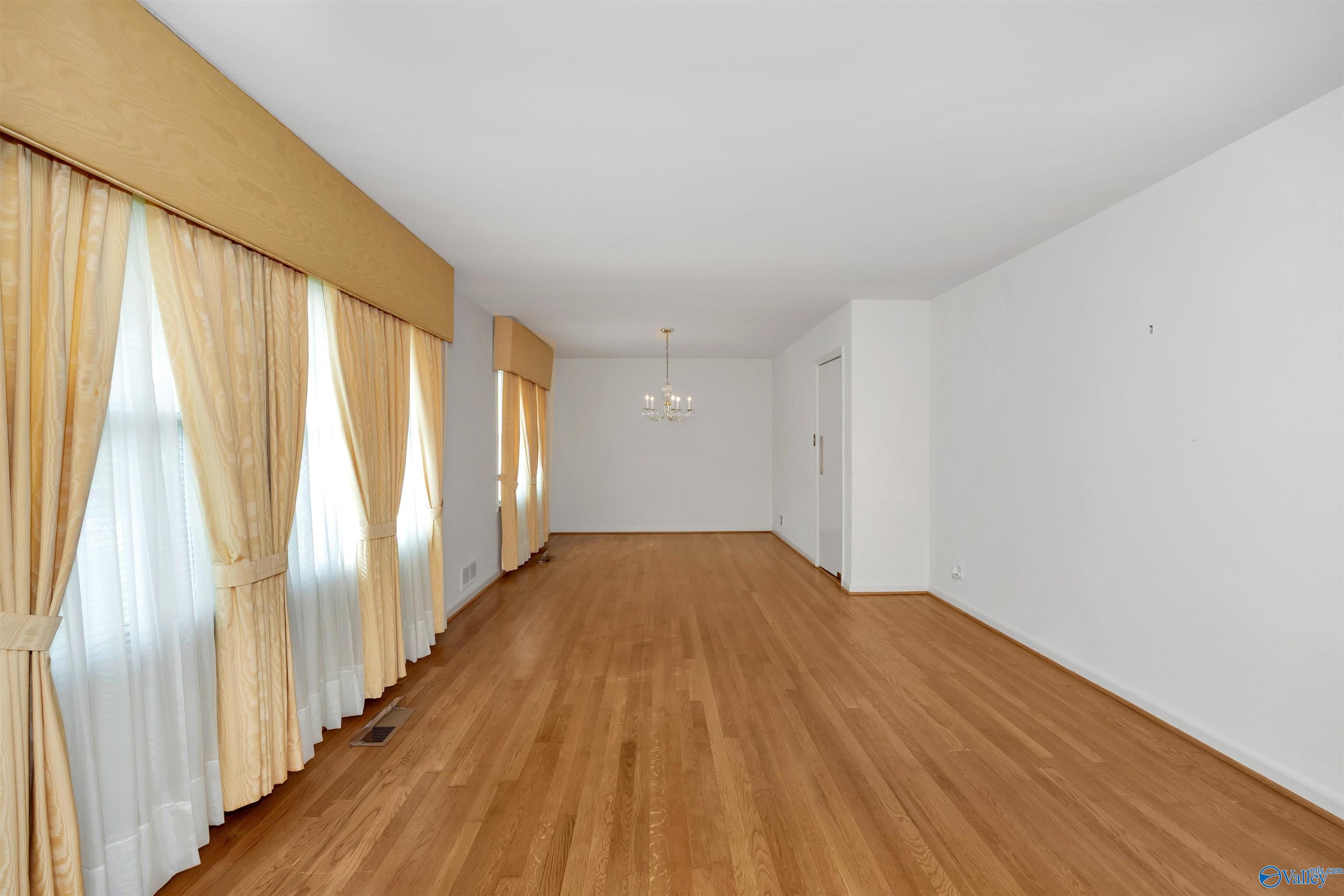 2418 Crestwood Drive SW