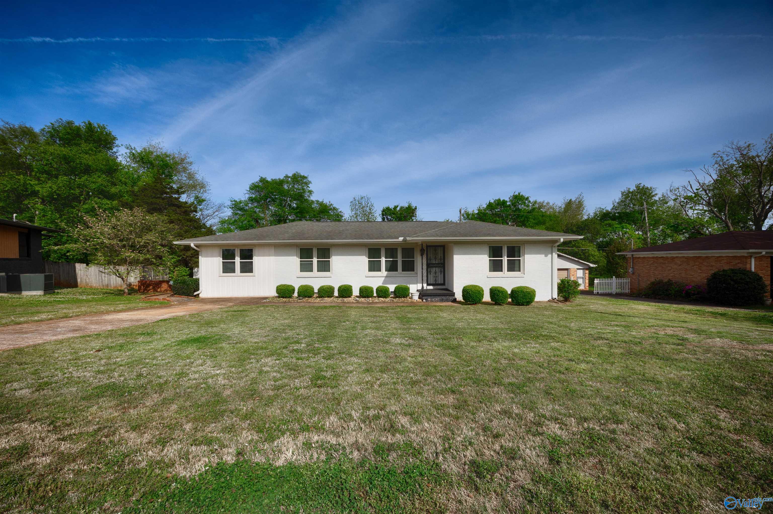 2418 Crestwood Drive SW