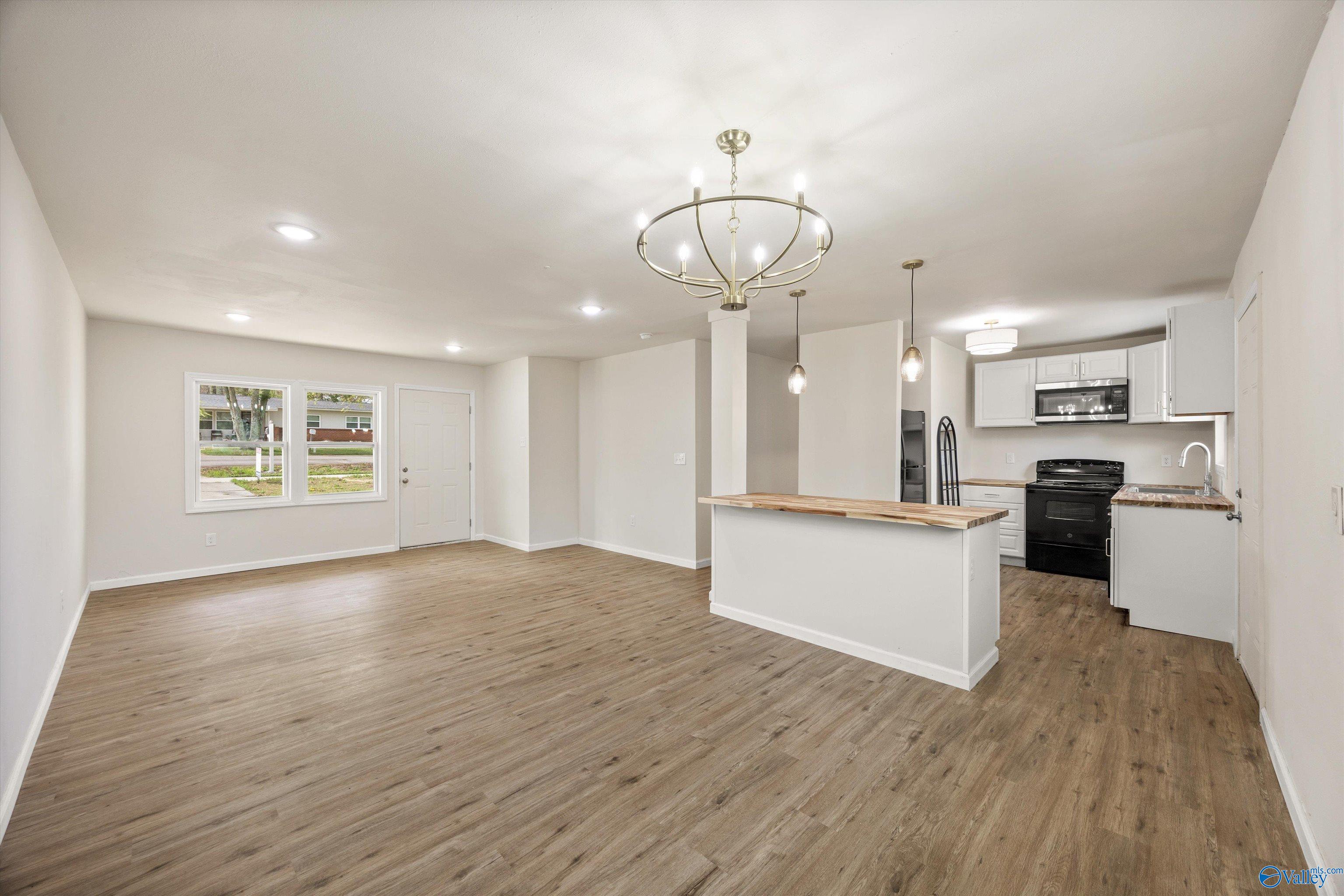 2118 Medaris Road, Huntsville, Alabama image 2