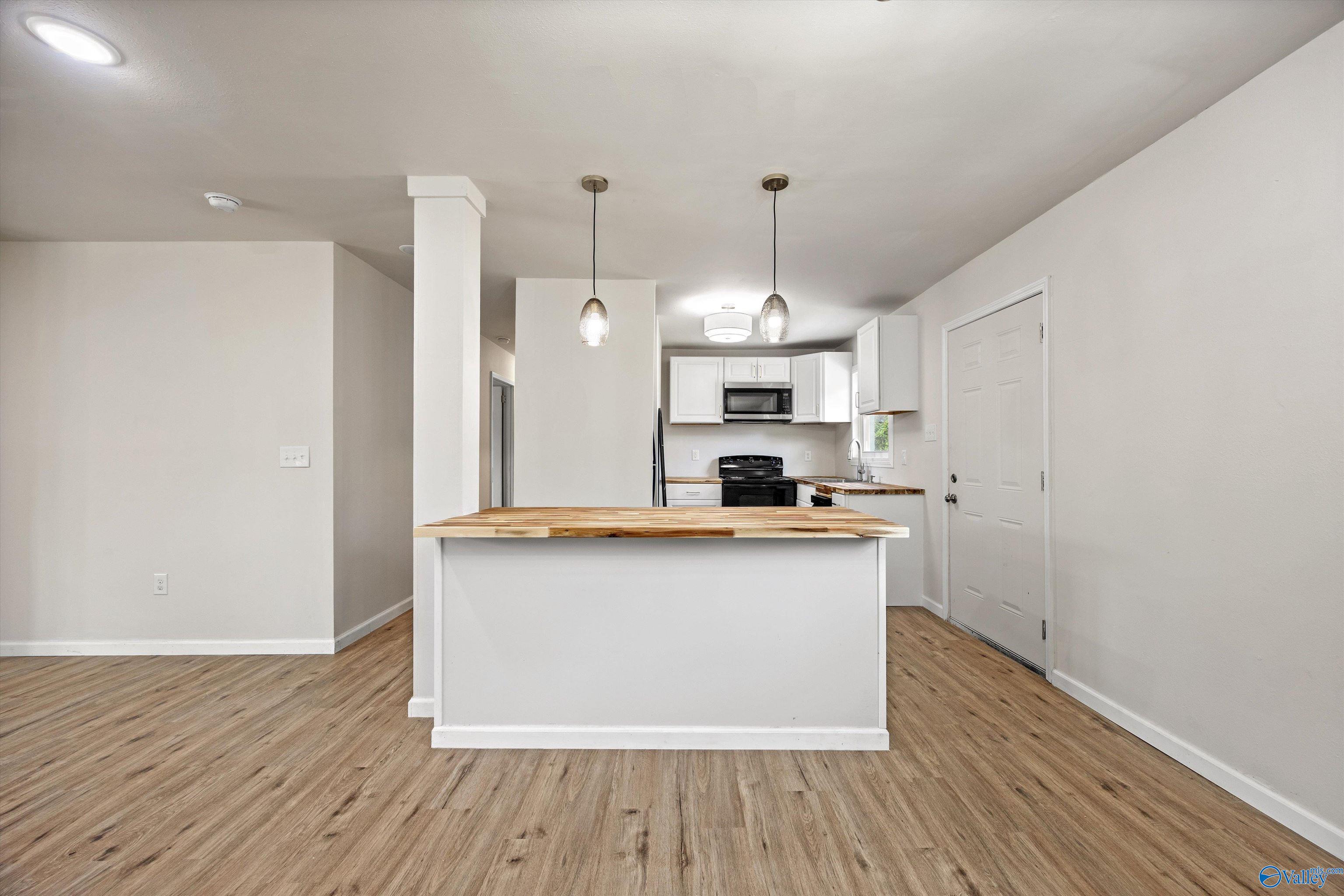 2118 Medaris Road, Huntsville, Alabama image 5