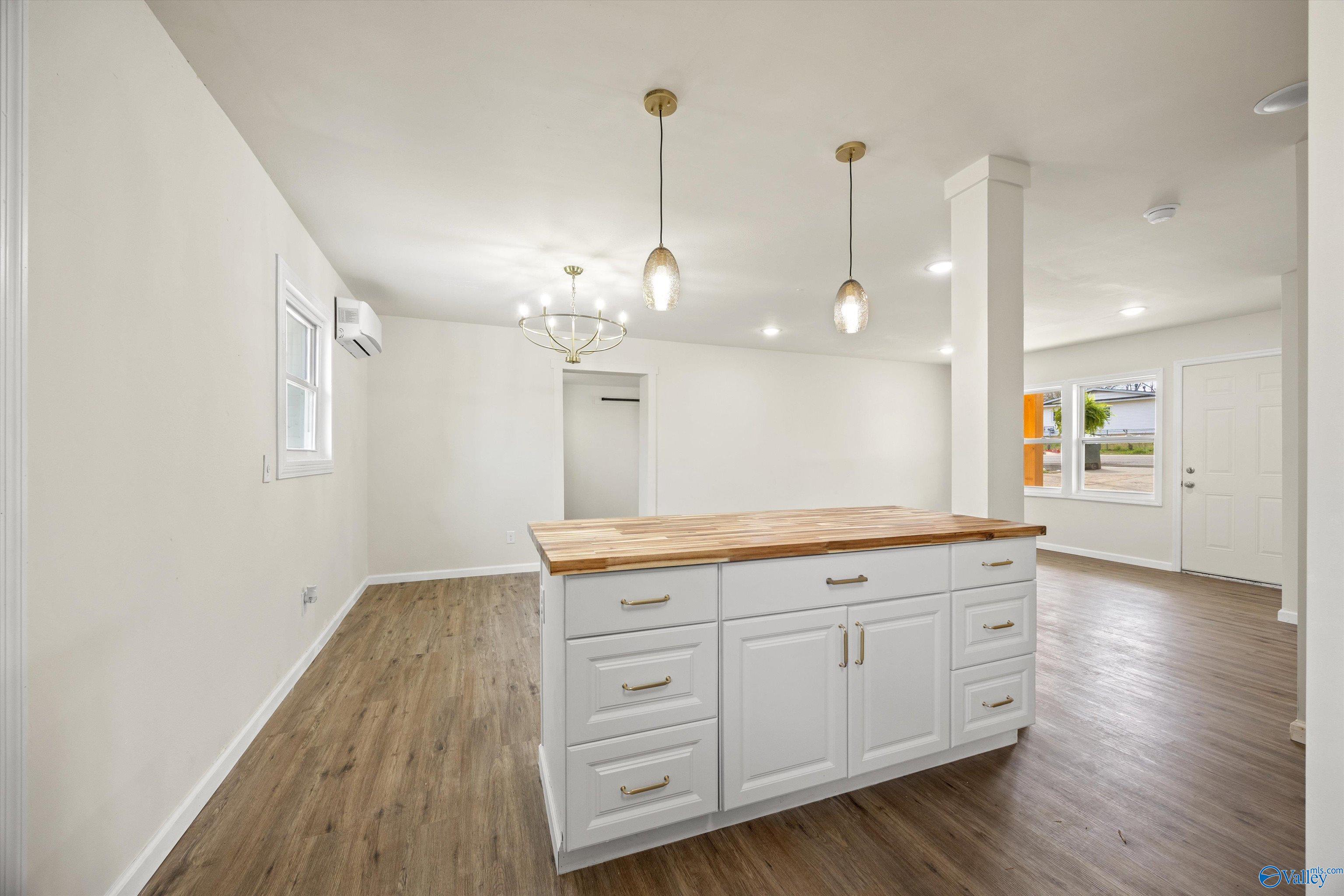 2118 Medaris Road, Huntsville, Alabama image 8