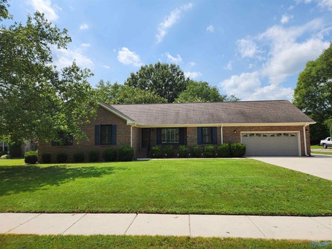 Homes For Rent - 122 Featherstone Lane<br/> Madison County, Owens Cross Roads, AL 35763