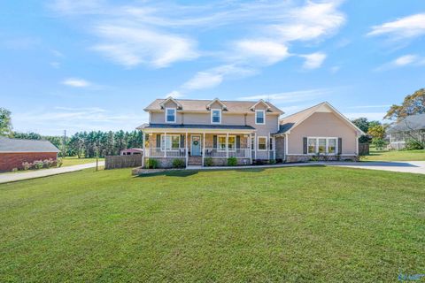 Homes For Sale - 226 Slaterock Road<br/> Hazel Green, AL 35750