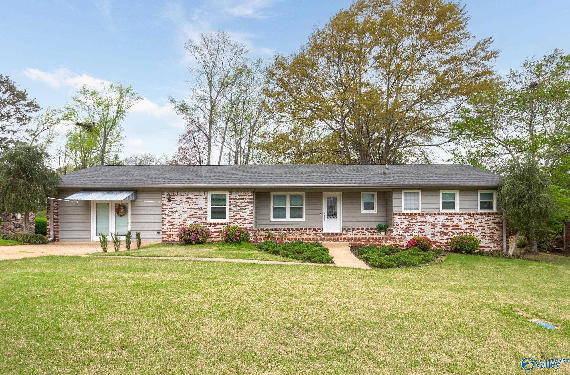 190 Peteet Street, Rainbow City, Alabama image 1